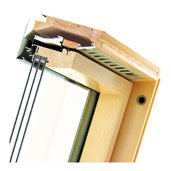 Энергосберегающее деревянное мансардное окно, FTP-V U5, 55x78, Среднеповоротное открывание, Fakro