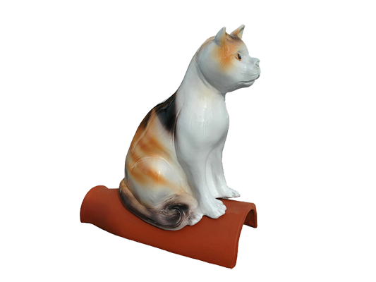 Декоративный элемент на кровлю кошка сидящая, пестрая, глазурь, Purr-Keramik, изобр. 1